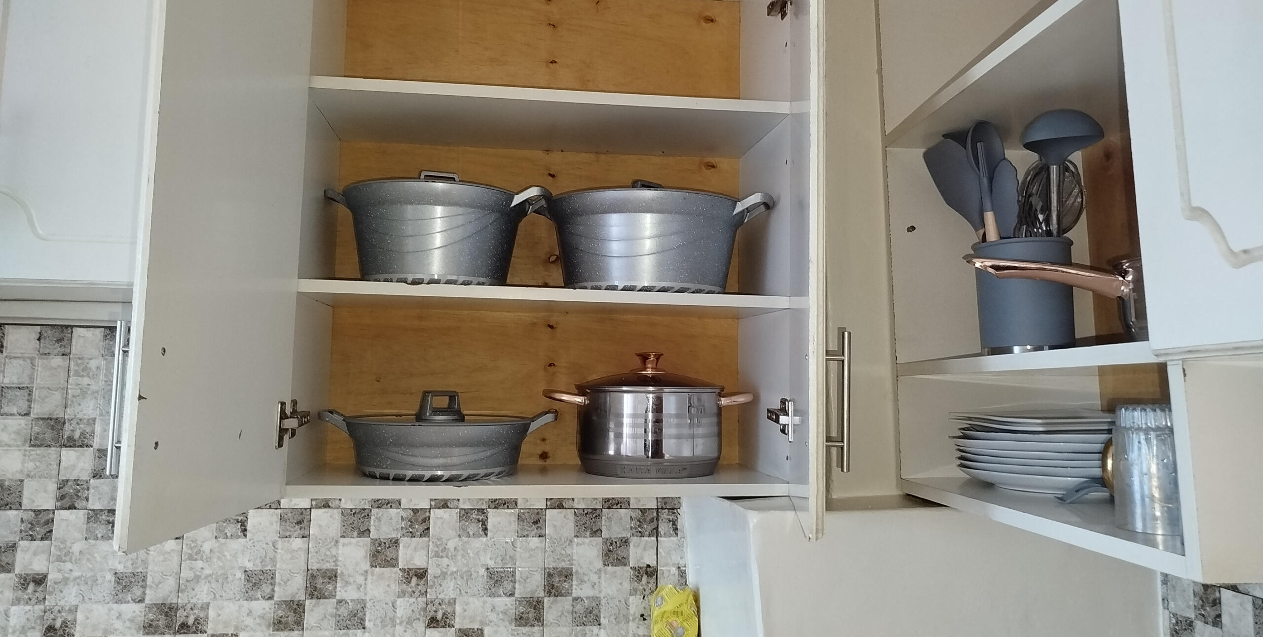 cooking pots